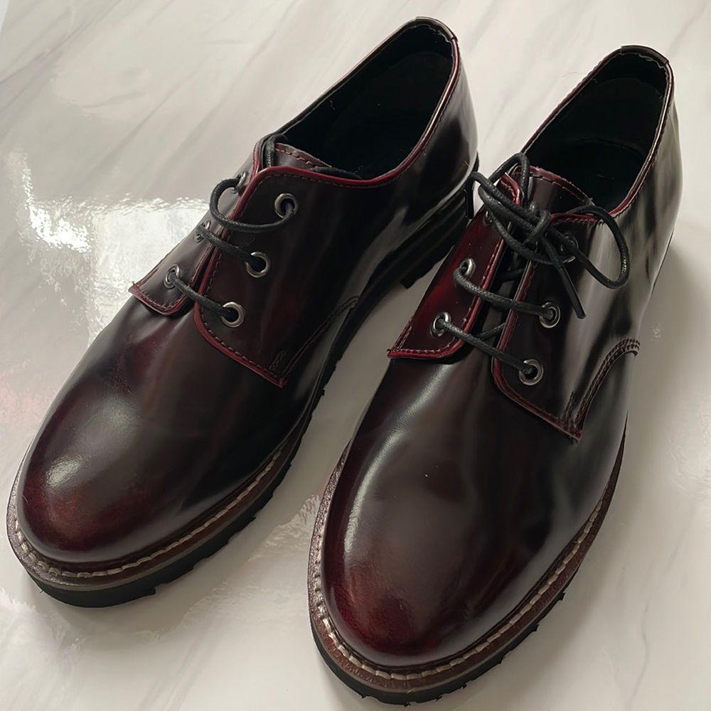 NEW • Leather Lace Up Flat Shoes - Picture 3 of 9